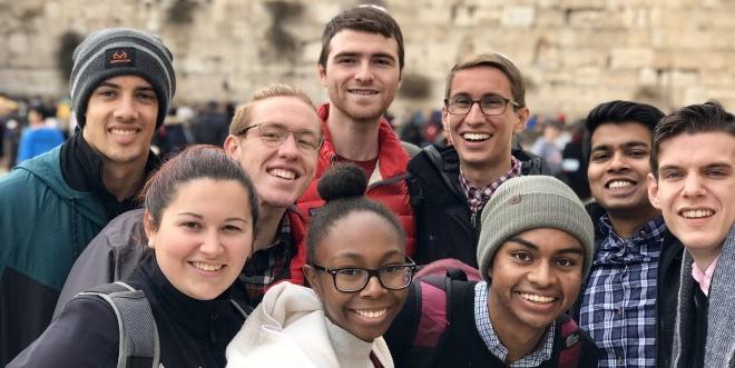 JNF-USA每年都会从美国各地派遣学生领袖到以色列进行文化任务.